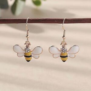 NEW … Bumble Bee Enamel Earrings